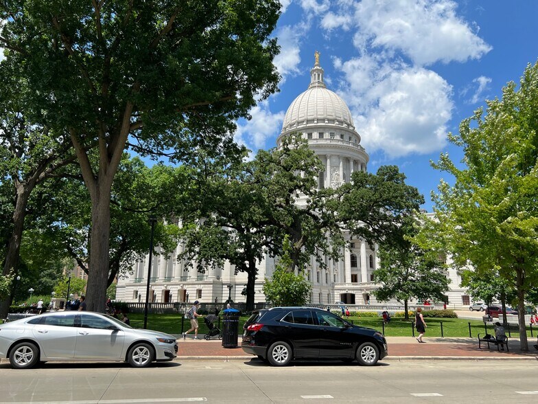 7-9 W Main St, Madison, WI à vendre - Photo du bâtiment - Image 2 de 18