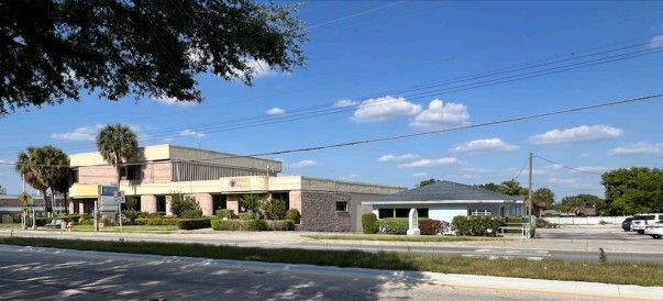 Bureau dans Lakeland, FL à vendre - Photo du bâtiment - Image 1 de 1