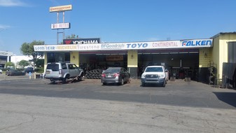 10502 Garden Grove Blvd, Garden Grove CA - Propriété automobile