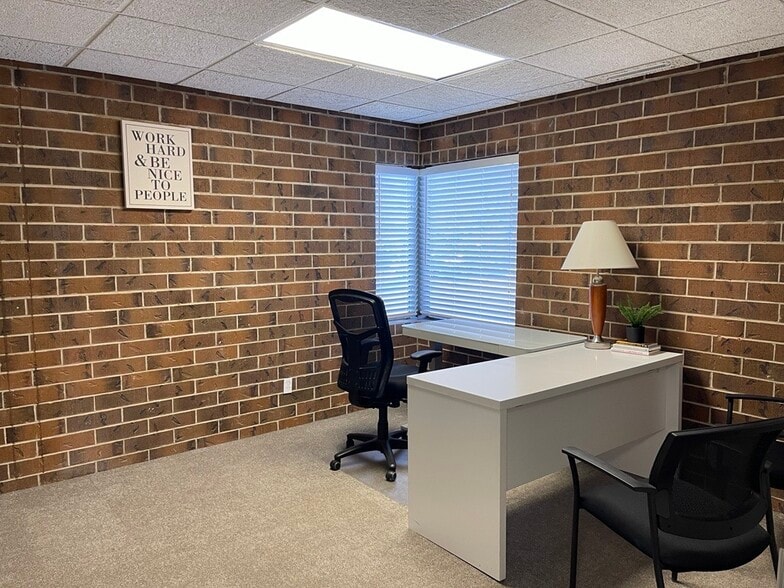 4760 Flintridge Dr, Colorado Springs, CO for lease - Interior Photo - Image 1 of 14