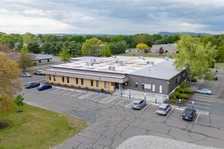 Plus de détails pour 2024 Westover Rd, Chicopee, MA - Spécialité à vendre