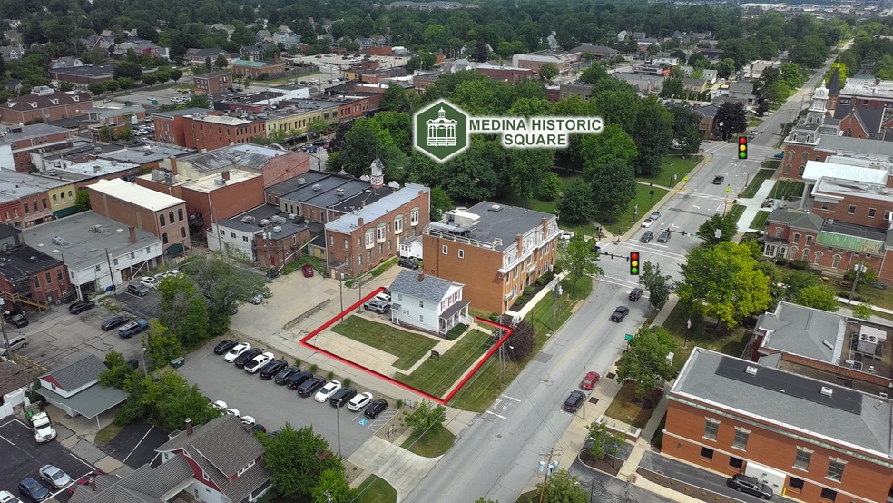 209 S Broadway St, Medina, OH for sale - Building Photo - Image 1 of 8