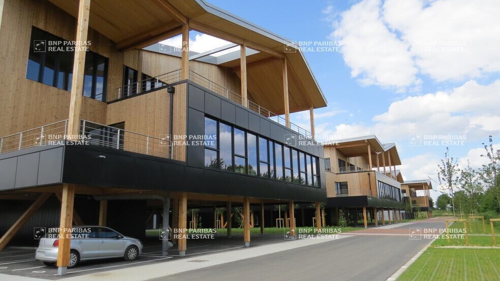Bureau dans VILLENEUVE-D'ASCQ à louer - Photo du bâtiment - Image 1 de 12