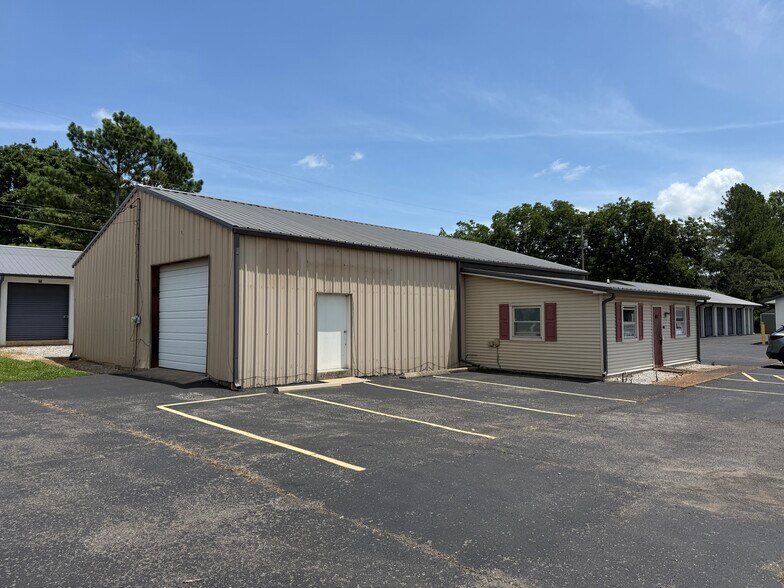461 N Broadway St, Portland, TN à louer - Photo du bâtiment - Image 3 de 5