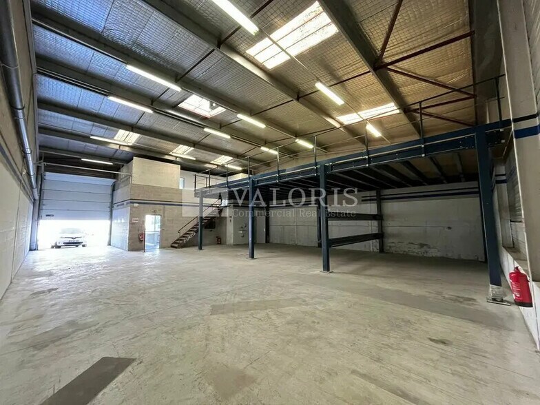 Flex in Vitrolles for lease - Building Photo - Image 1 of 13