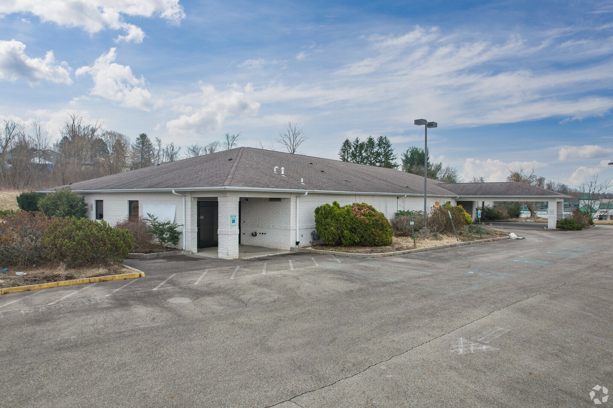 3000 Village Dr, Jeannette, PA à vendre Photo du bâtiment- Image 1 de 7