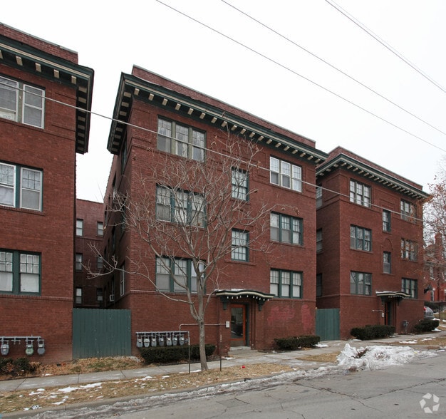 716-718 W 38th St, Kansas City, MO for sale - Building Photo - Image 1 of 1