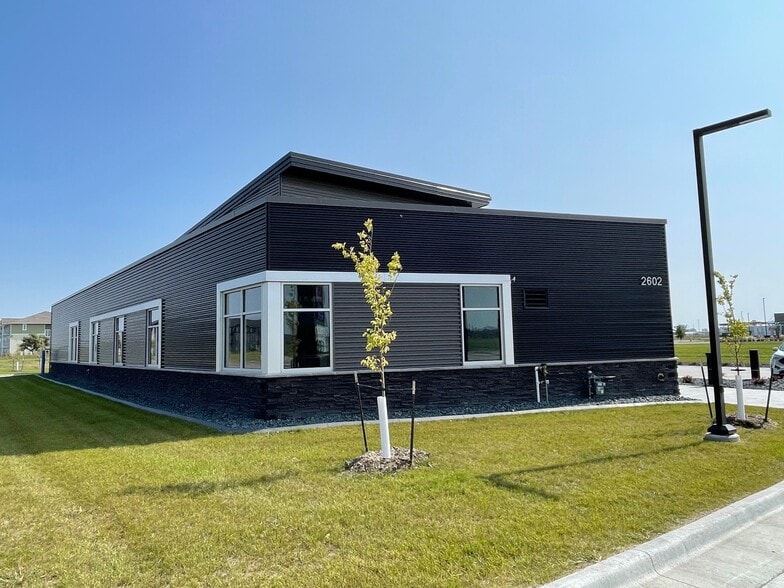 2602 34th S st, Moorhead, MN for lease - Building Photo - Image 2 of 7