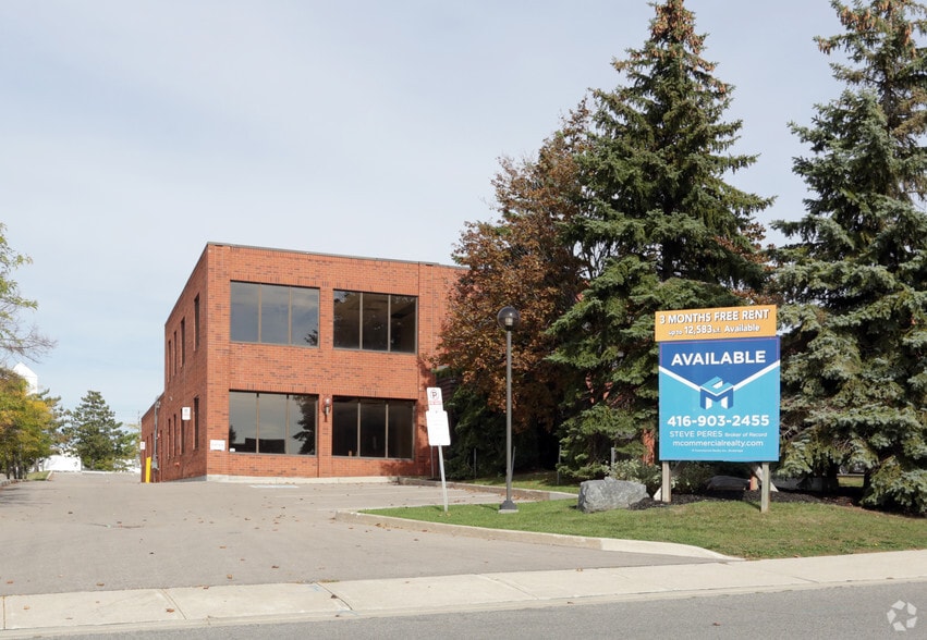 131 Brunel Rd, Mississauga, ON à louer - Photo du bâtiment - Image 3 de 5