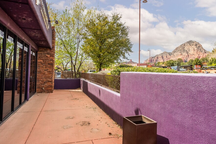 1575 W State Route 89A, Sedona, AZ à louer - Photo du bâtiment - Image 3 de 12