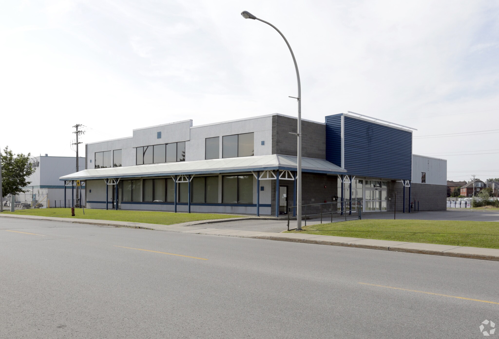 10350 Rue Renaude-Lapointe, Montréal, QC à vendre Photo principale- Image 1 de 1