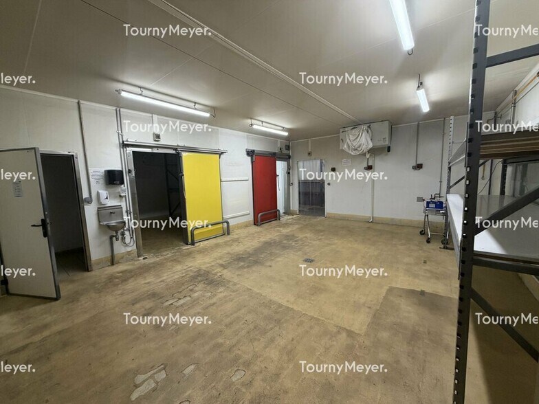 Flex in Saint-Jacques-de-la-Lande for lease - Interior Photo - Image 3 of 8