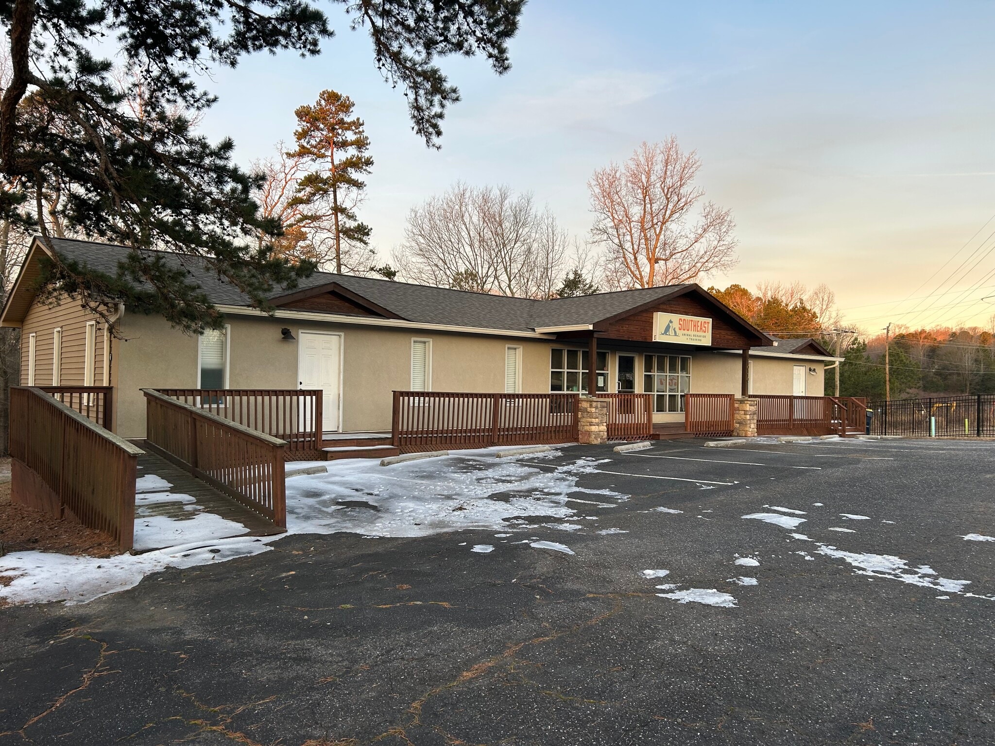 10401 Rozzelles Ferry Rd, Charlotte, NC à vendre Photo principale- Image 1 de 9