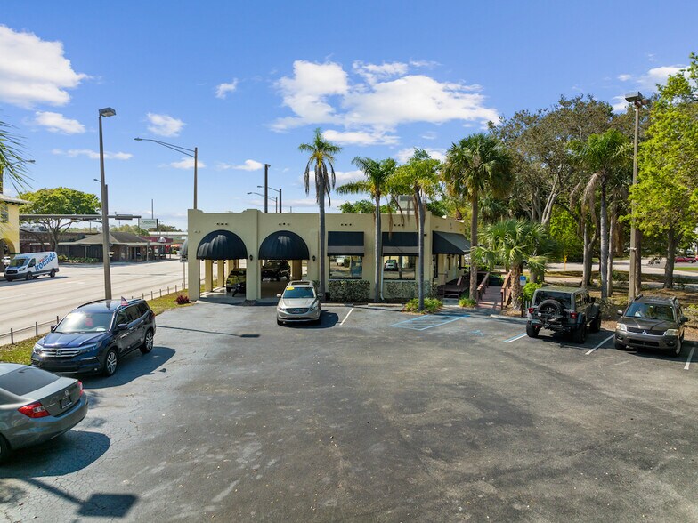 1060 21st St, Vero Beach, FL à louer - Photo du bâtiment - Image 3 de 5