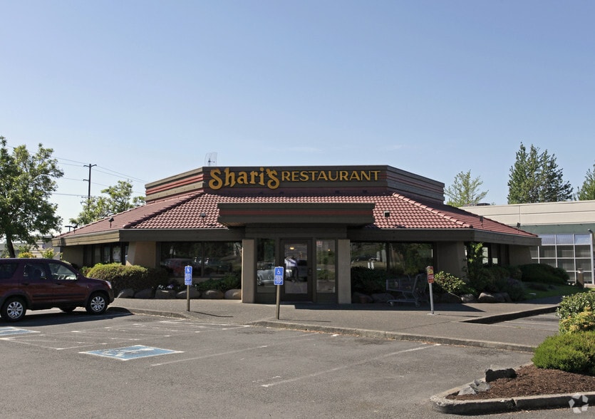 1821-1891 Pioneer Pky E, Springfield, OR à louer - Photo du bâtiment - Image 2 de 12