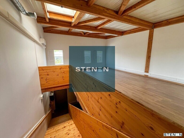 Flex in Avignon for lease - Interior Photo - Image 2 of 5