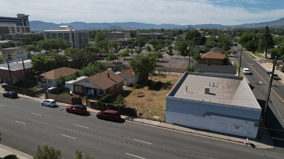 816 E 2nd St, Reno, NV à vendre - Photo du bâtiment - Image 2 de 4