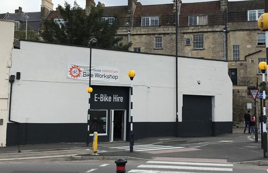 17-18 St. James's Parade, Bath à vendre - Photo du bâtiment - Image 2 de 3