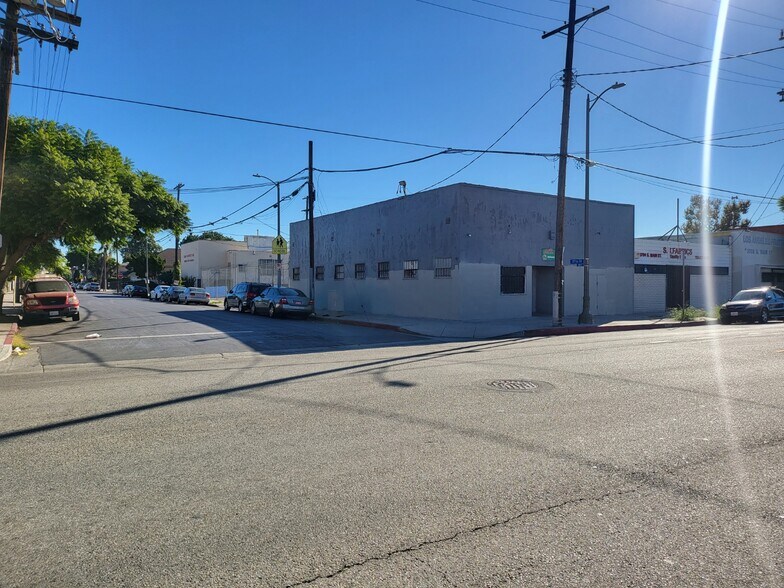 3700 S Main St, Los Angeles, CA à louer - Photo du bâtiment - Image 2 de 8