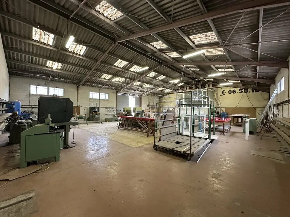Industrial in Port-de-Bouc for lease Interior Photo- Image 1 of 10