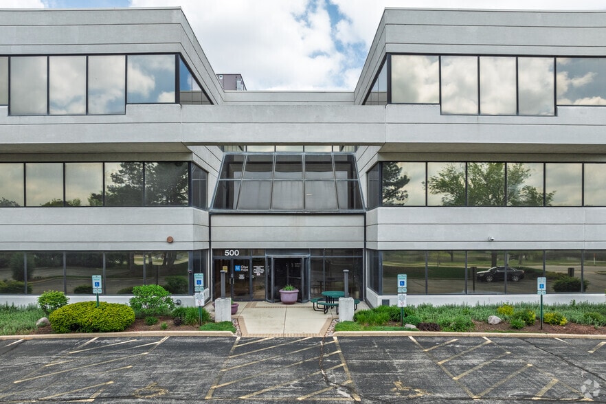 500 Remington Rd, Schaumburg, IL for lease - Building Photo - Image 3 of 10