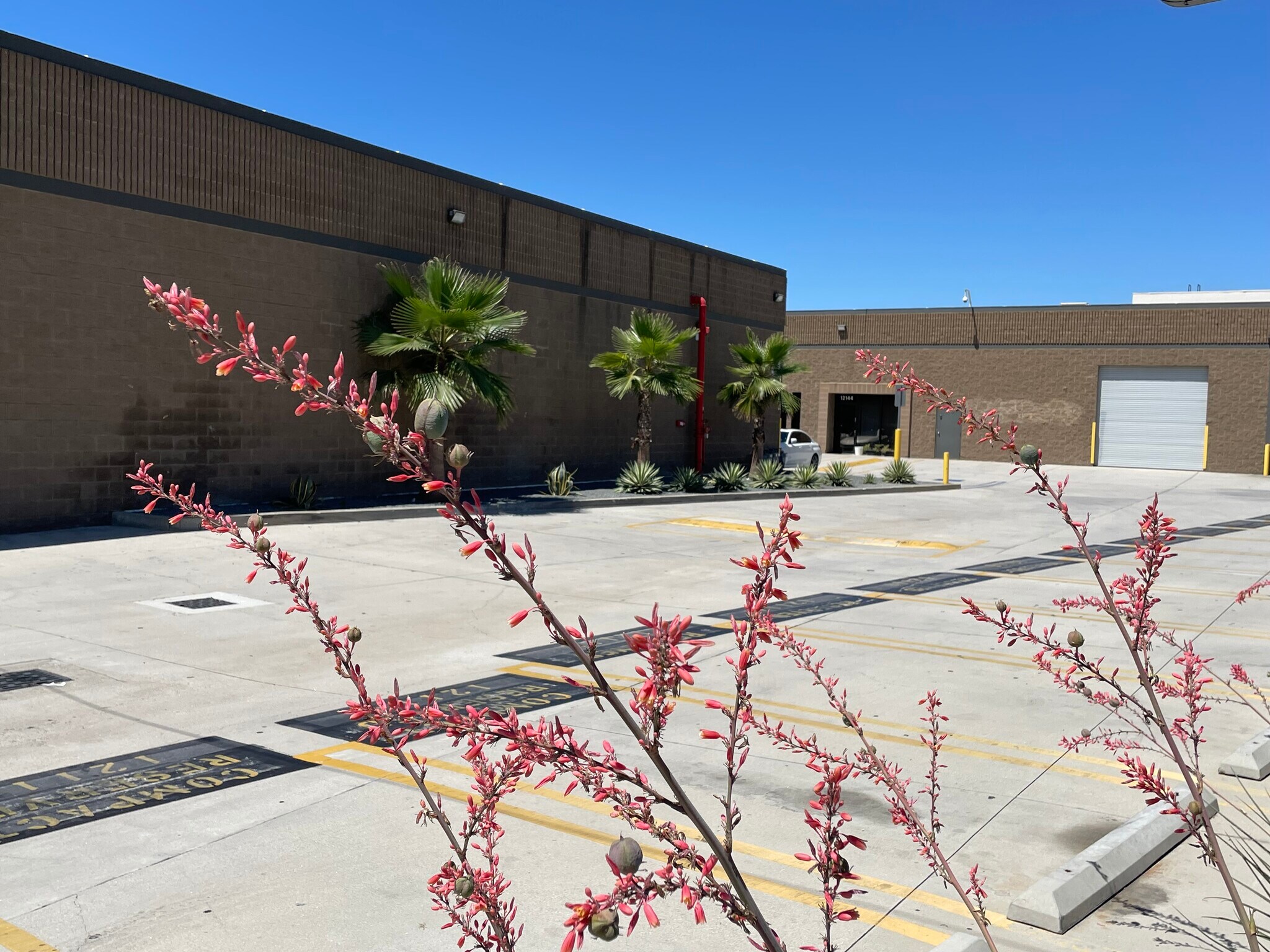 12112-12126 Sherman Way, North Hollywood, CA à louer Photo du bâtiment- Image 1 de 21