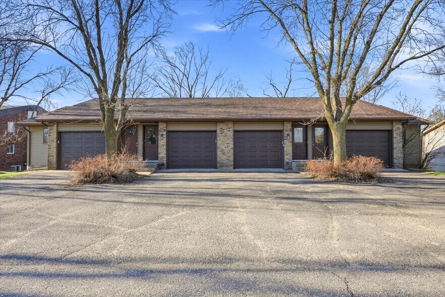754 E 11th St, New Richmond, WI à vendre - Photo du bâtiment - Image 1 de 19