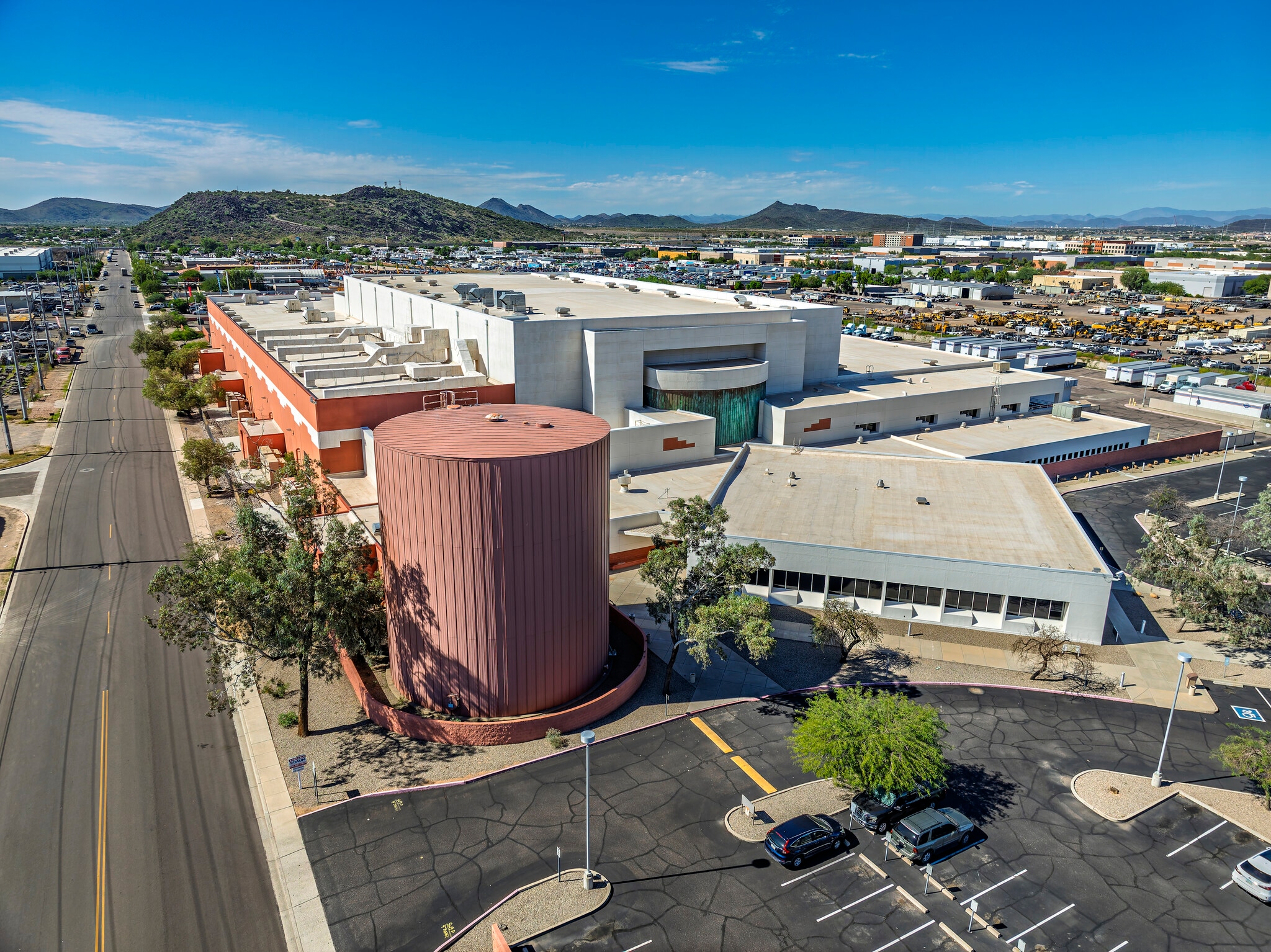 22600 N 19th Ave, Phoenix, AZ for lease Building Photo- Image 1 of 14