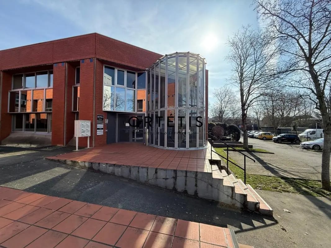 Office in Labège for lease Building Photo- Image 1 of 9