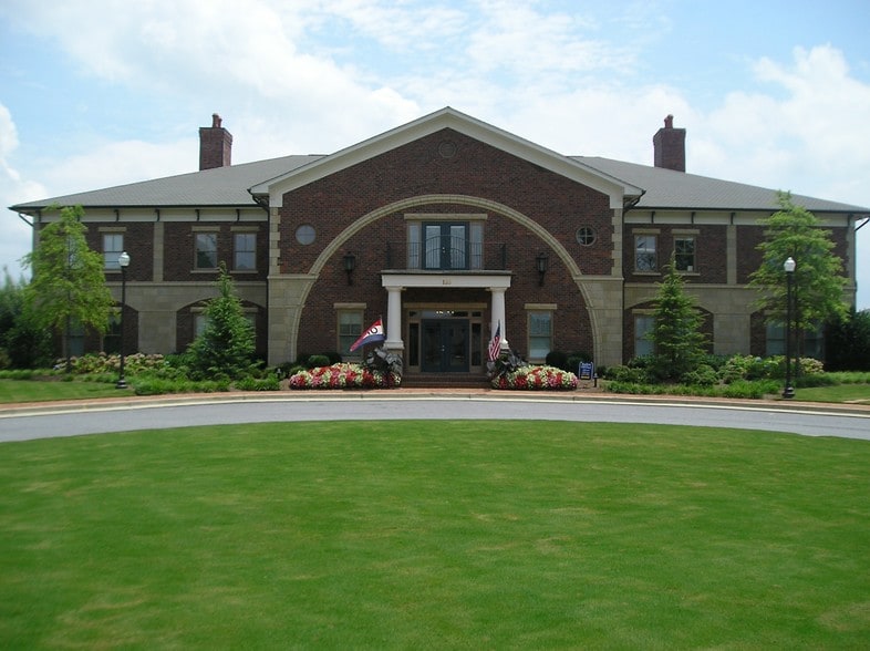 5400 Laurel Springs Pky, Suwanee, GA à vendre - Photo du bâtiment - Image 2 de 17