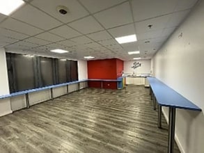 Office in Saint-Ouen-l'Aumône for lease Interior Photo- Image 2 of 4