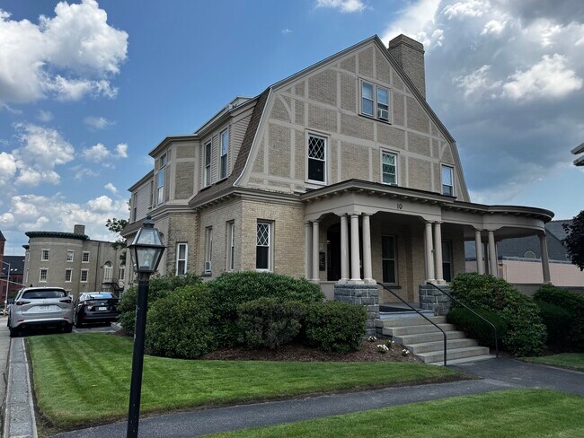 More details for 10 Institute Rd, Worcester, MA - Office for Lease