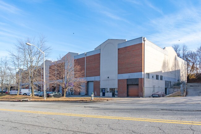 Plus de détails pour 8741 Ashwood Dr, Capitol Heights, MD - Industriel à louer