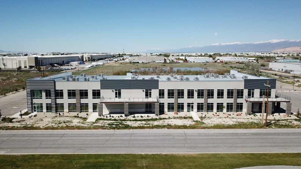 4158 Links Dr, West Valley City, UT for lease - Building Photo - Image 2 of 24