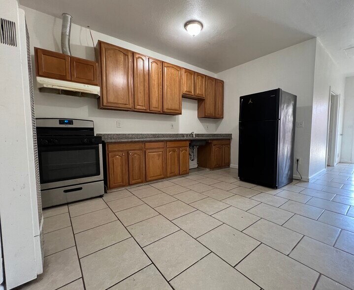 2324-2332 International Blvd, Oakland, CA à vendre - Photo du bâtiment - Image 3 de 5