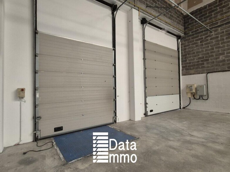 Flex in Lieusaint for lease - Building Photo - Image 1 of 7
