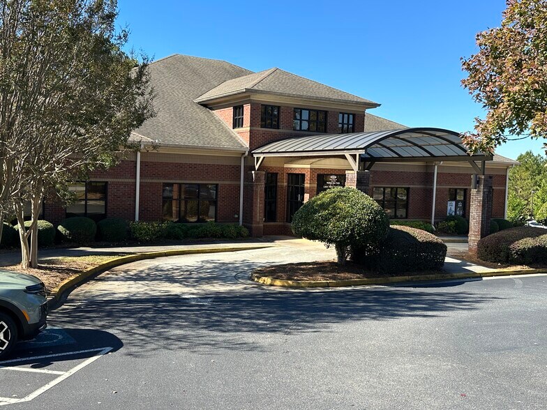 517 Great Oaks Dr, Monroe, GA à louer - Photo du bâtiment - Image 1 de 5