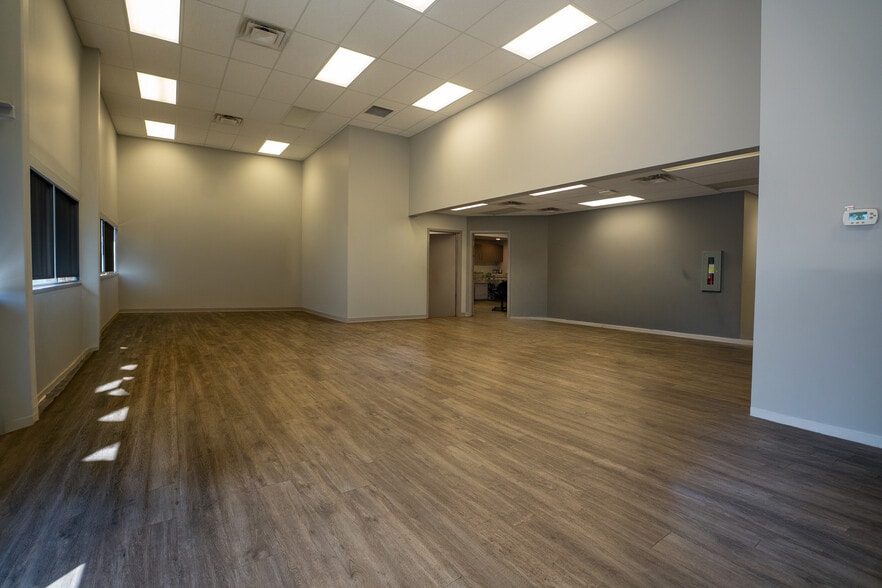 231 Don Seaman Way, Okotoks, AB for lease - Building Photo - Image 2 of 5