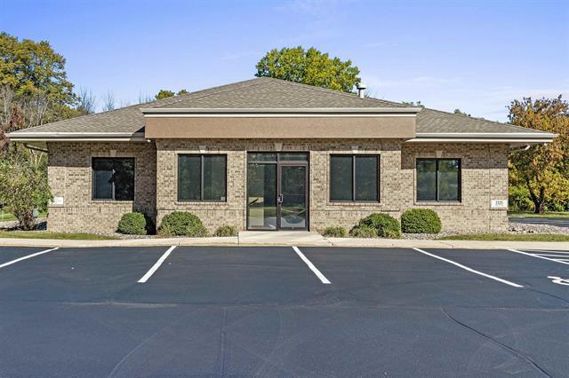 2325 Verlin Rd, Green Bay, WI for lease Building Photo- Image 1 of 15