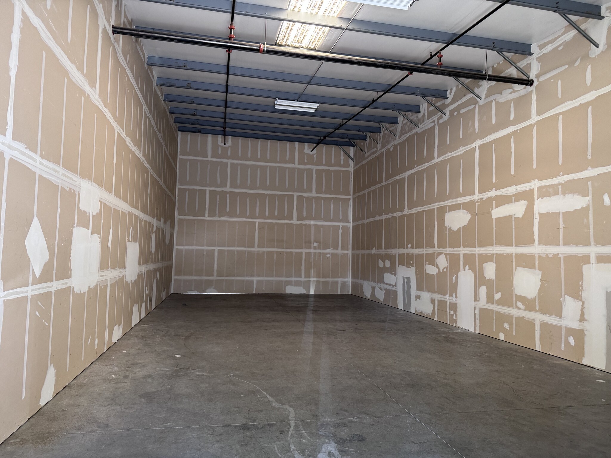 141-201 D'Arcy Pky, Lathrop, CA for lease Interior Photo- Image 1 of 5