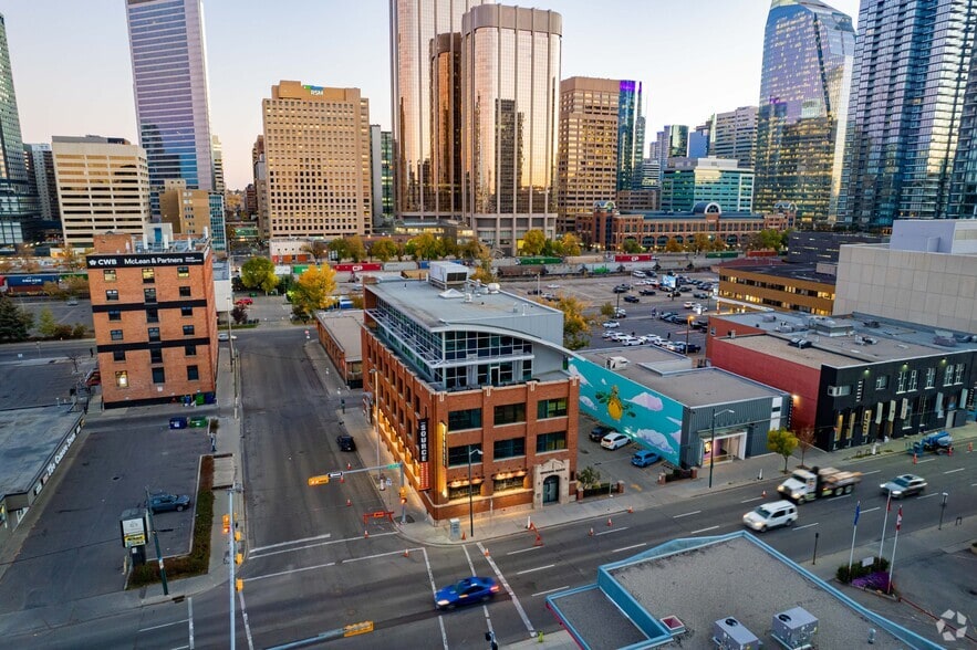 738 11th Ave SW, Calgary, AB à louer - Aérien - Image 3 de 4