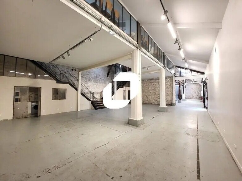 Flex in Vitry-sur-Seine for lease - Interior Photo - Image 2 of 8