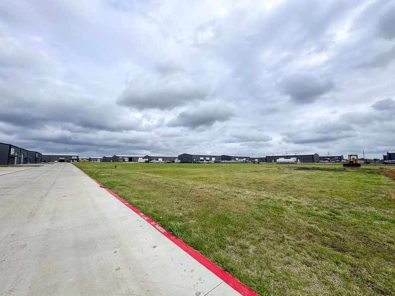 TBD Sales Dr, Waxahachie, TX for lease - Building Photo - Image 3 of 6