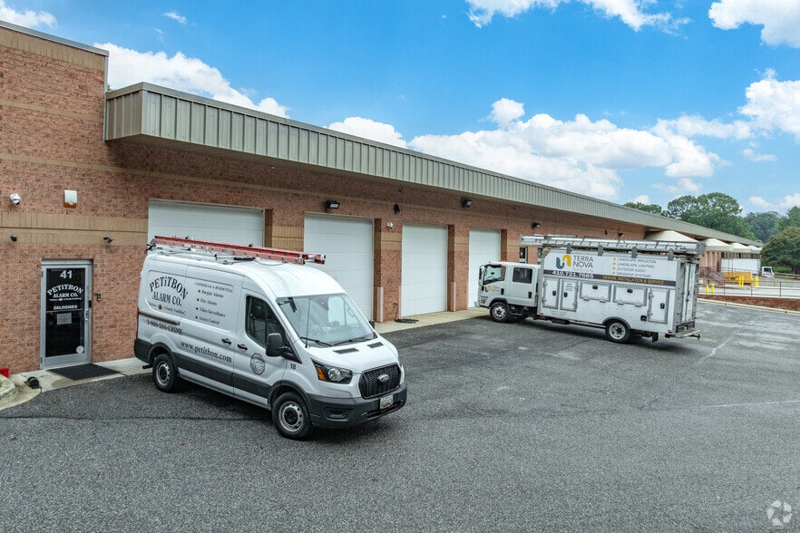 2151 Priest Bridge Dr, Crofton, MD for lease - Building Photo - Image 2 of 4