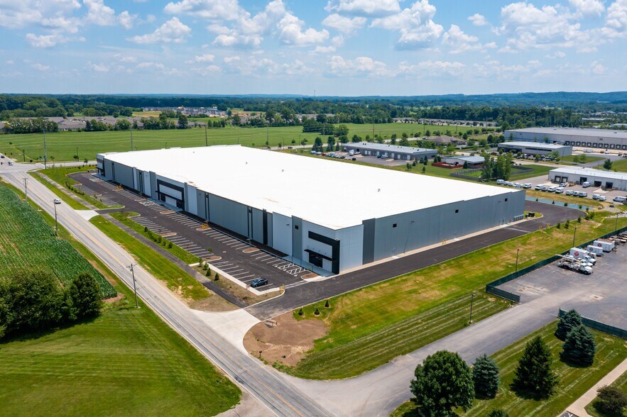 10013 Busey Rd, Canal Winchester, OH à vendre - Photo du bâtiment - Image 3 de 18