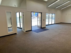 6674-6678 Mission St, Daly City, CA for lease Interior Photo- Image 2 of 4