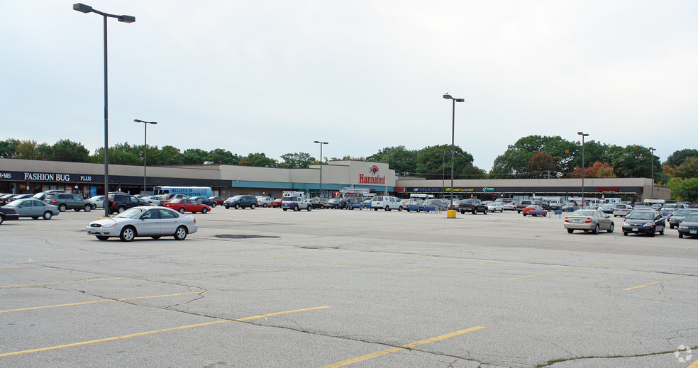 855-903 Hanover St, Manchester, NH for lease - Primary Photo - Image 1 of 9