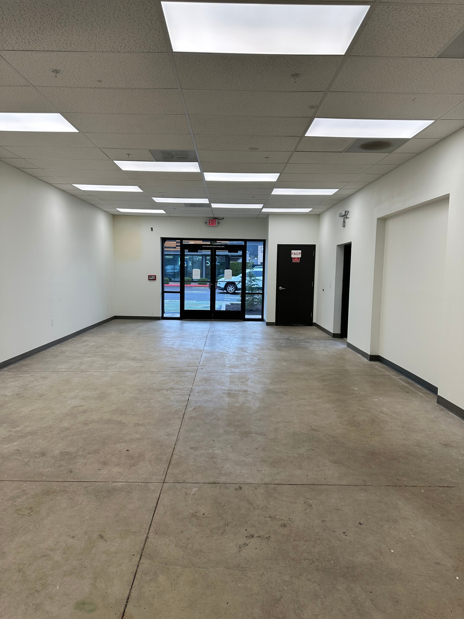 1793 Silverton Rd NE, Salem, OR for lease Interior Photo- Image 1 of 5