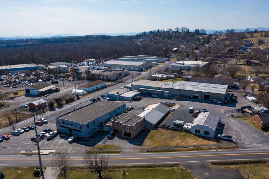 911 Chicago Ave, Harrisonburg, VA à vendre - Photo du bâtiment - Image 3 de 7