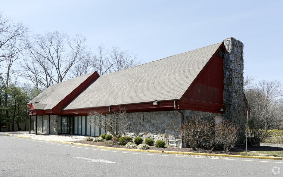9 Wrangle Brook Rd, Toms River, NJ à louer - Photo du bâtiment - Image 2 de 2